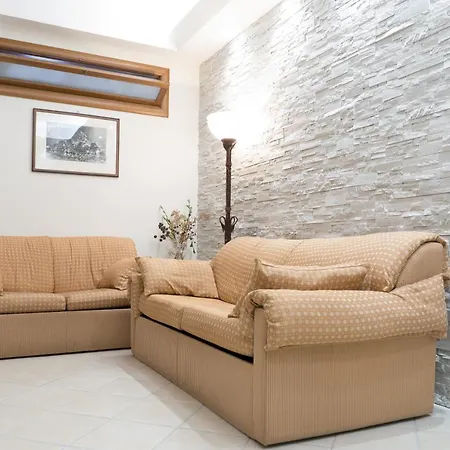 Bed & Breakfast Profumi Di Aci Valverde (Sicily)